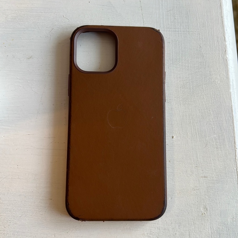 IPhone 12/ 12 pro Apple Leather MagSafe Case